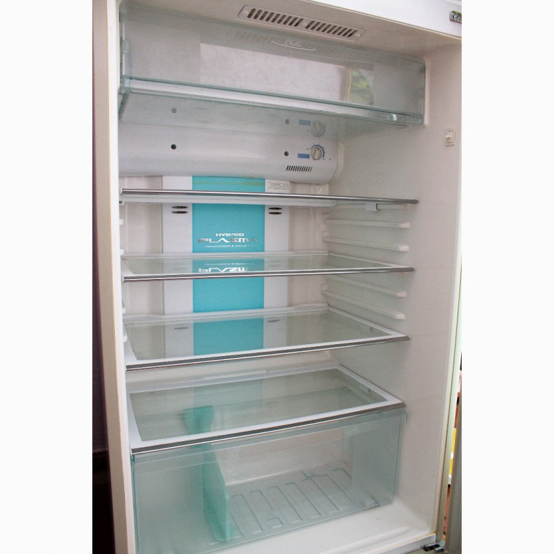 Фото 6. Продам двухкамерный холодильник Toshiba (тошиба) GR-M 74 RD б/у