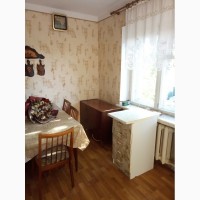 Продам трехкомнатную квартиру в центре Бердянска