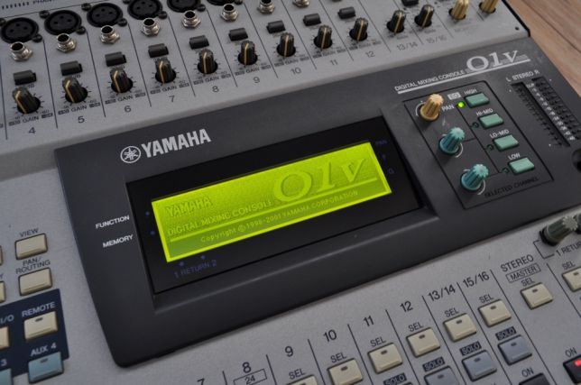 Фото 8. Цифровий мікшерний пульт Yamaha 01V(Behringer, Mackie, Soundcraft, Alto)