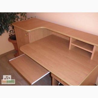 Продам компютерний стіл і крісло