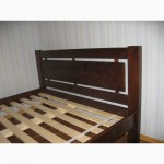 Двуспальная кровать из сосновых пород дерева