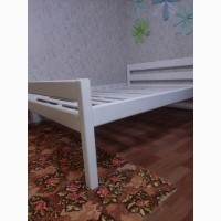 Кровать двухспальная из натурального дерева-3000 грн