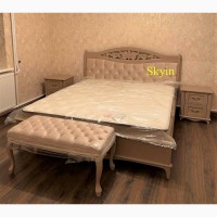 Кровать Славия с резьбой в классическом стиле из дерева