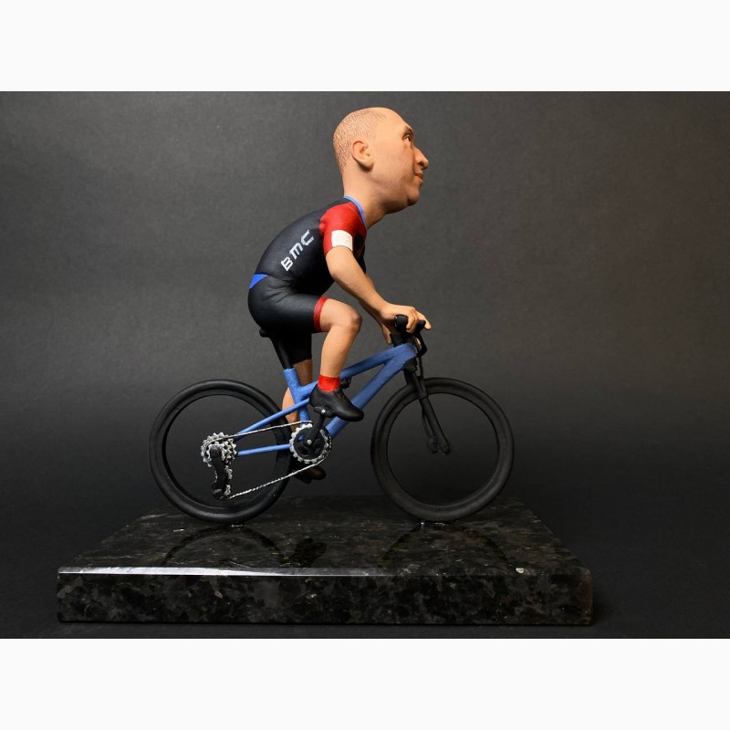 Подарочная шаржевая статуэтка Велосипедист