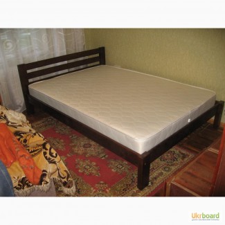 Двуспальная кровать из массива смереки