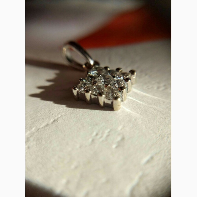 Фото 9. Кулон с бриллиантами 0. 58 карата
