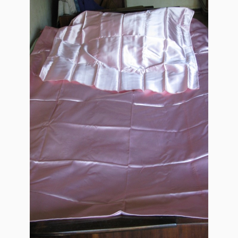 Фото 2. Постельный набор 2 покрывала на кровать и 2 на подушку, розовый атлас