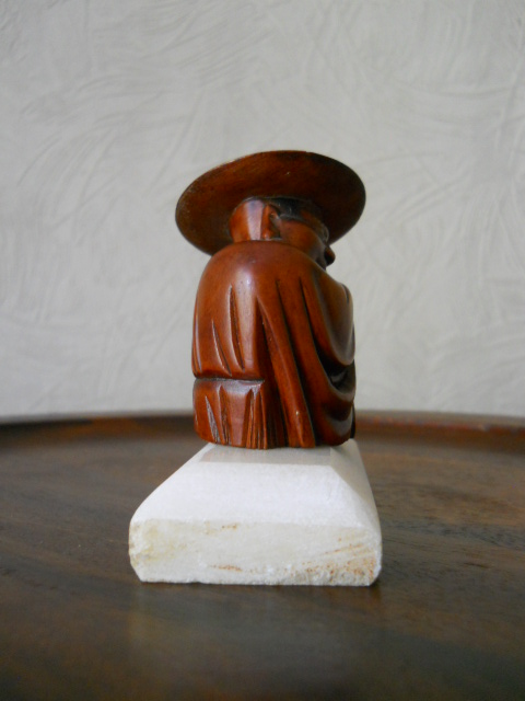 Фото 4. Винтажная деревянная статуэтка монаха