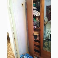 Продам старинный шкаф из дерева с зеркалом
