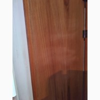 Продам старинный шкаф из дерева с зеркалом