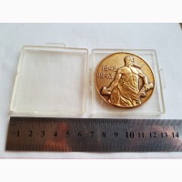 Настольная медаль Волгоград. 2. В футляре