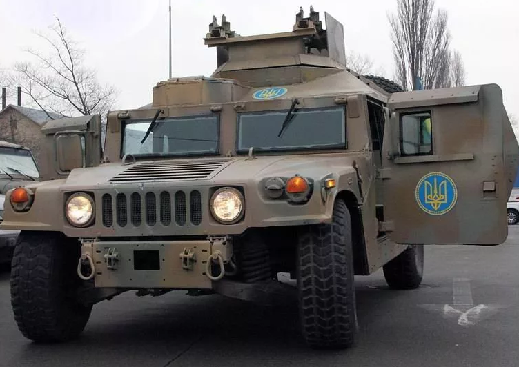 Фото 2. Продам американские внедорожники HMMWV (Humvee) Хаммер, запчасти и комплектующие