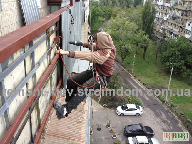 Фото 5. Обшивка балкона снаружи профнастилом. Монтаж наружной обшивки. Киев
