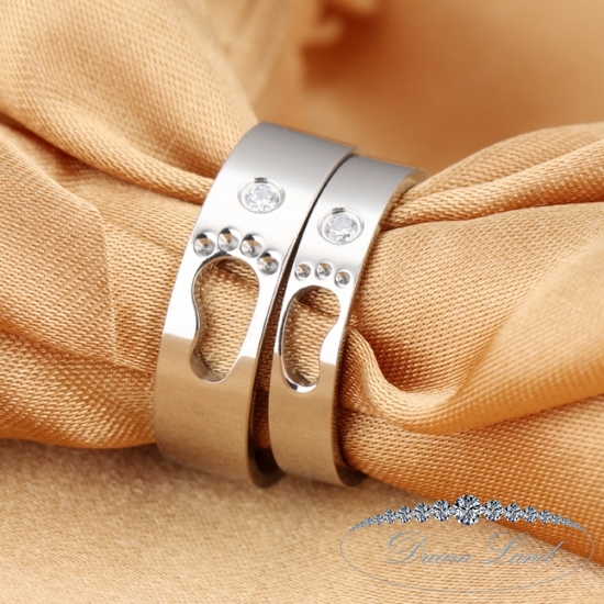 Фото 5. Парные кольца из нержавеющей медицинской стали для влюбленных ножки малыша. кольцо