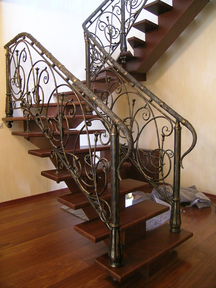 Фото 3. Железные лестницы на второй этаж Николаев