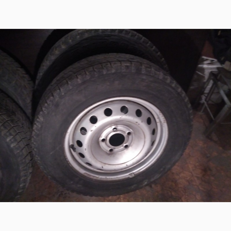 Фото 5. Комплект колес на Трафик R16 зима 215/65 Bridgestone