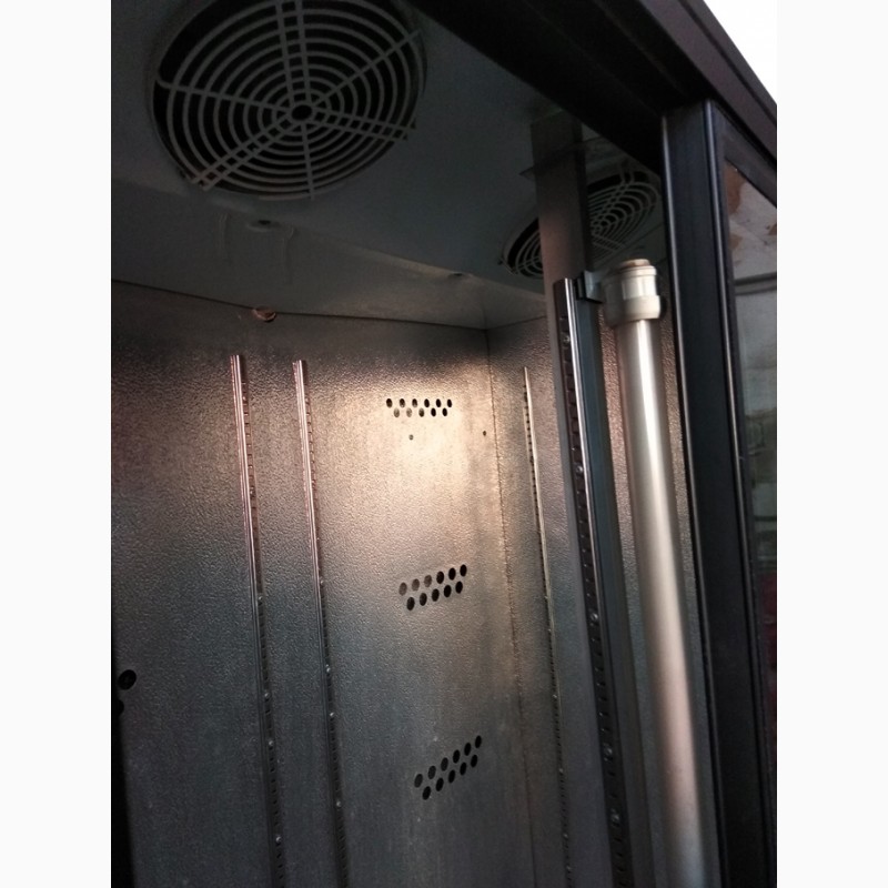 Фото 3. Двухдверный раздвижной холодильный шкаф