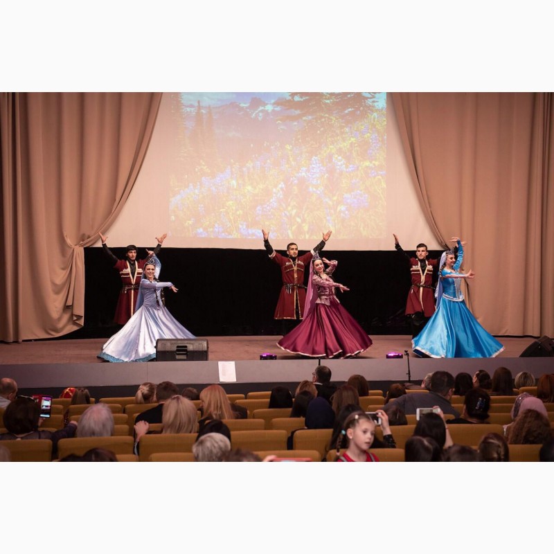Фото 6. Выступление Шоу-балета Кавказ