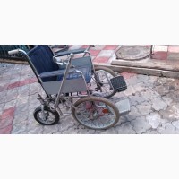 Продам инвалидное кресло и шаговые ходунки.б-у