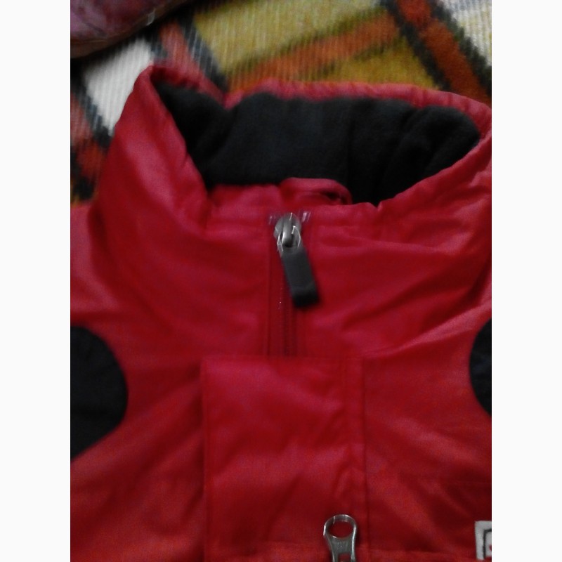 Фото 8. Красно-черная куртка для мальчика