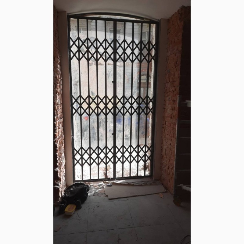 Фото 6. Раздвижные решетки металлические на окна двери, витрины. Производство установка п0 Украине