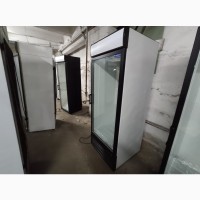 Надежный агрегат! Вертикальный шкаф холодильник большой ширины