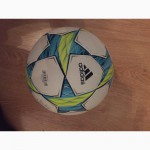 Футбольный мяч Adidas Finale Munich 2012.