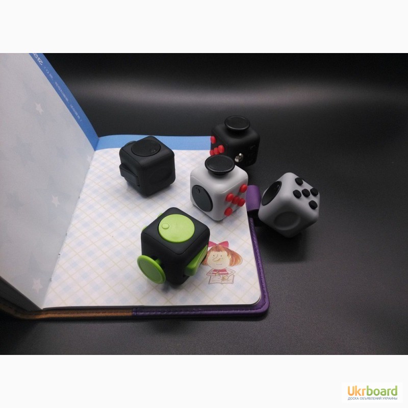 Фото 2. Игрушка антистресс FidgetCube разные цвета кубик-антистресс
