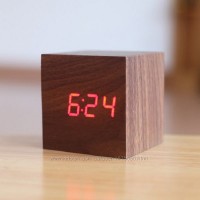 Настольные часы из дерева Куб Часы - будильник ДЕРЕВЯННЫЙ КУБ с термометром Подбор