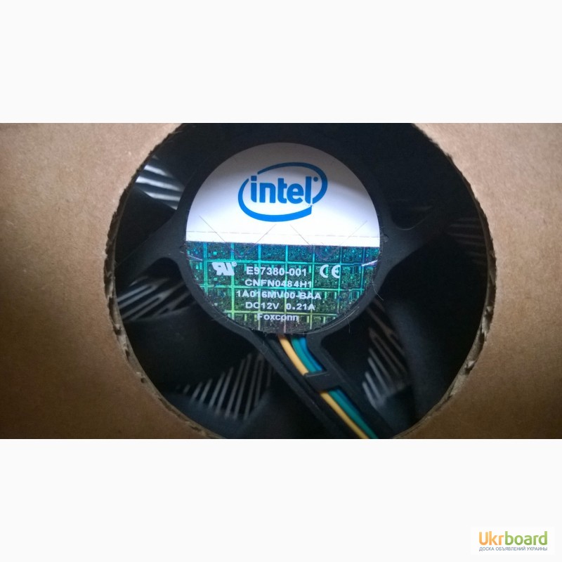 Фото 4. Процессор Intel Core i7-960 (BOX)