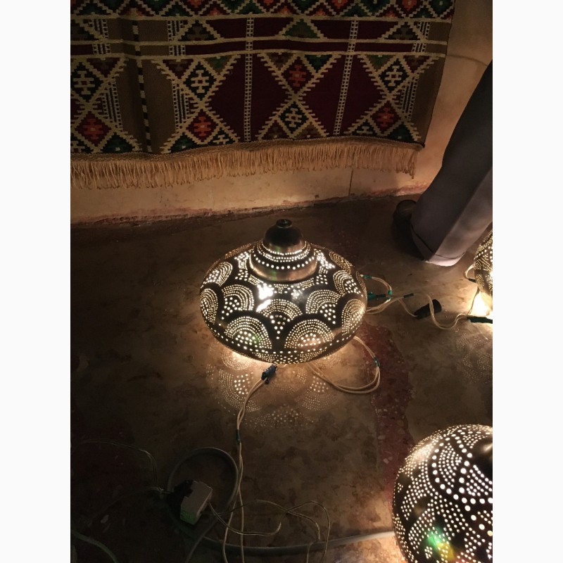 Фото 14. Зеркала и светильники в Марокканском стиле