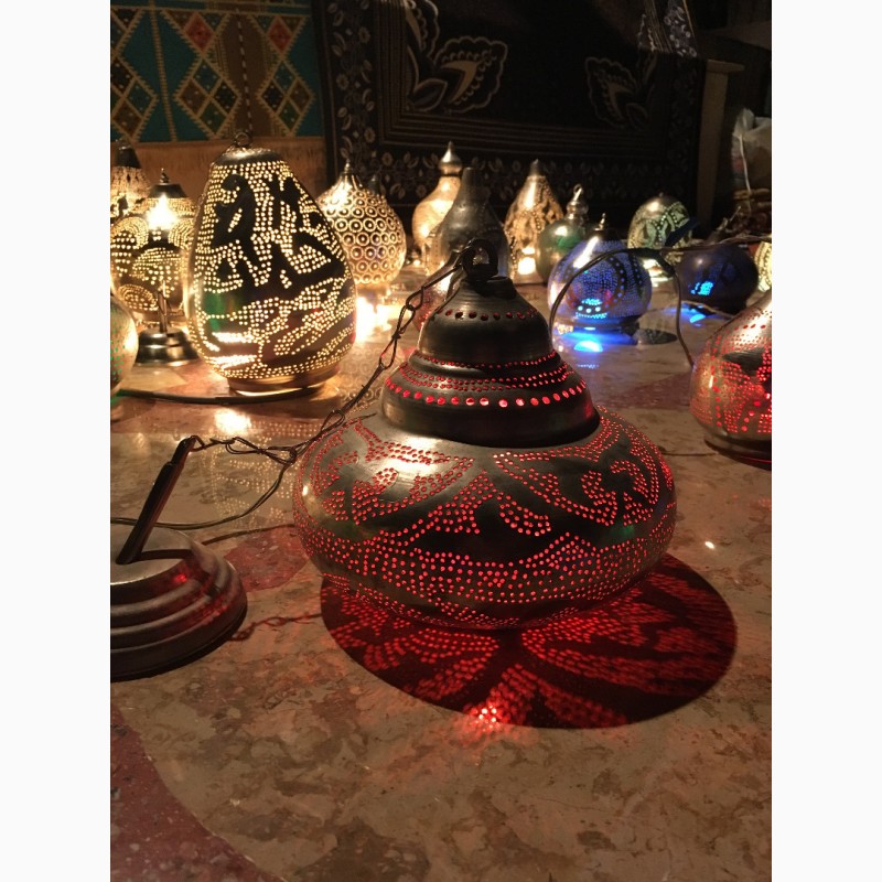 Фото 15. Зеркала и светильники в Марокканском стиле