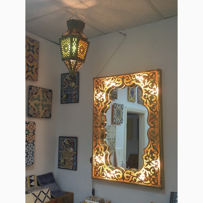 Фото 2. Зеркала и светильники в Марокканском стиле