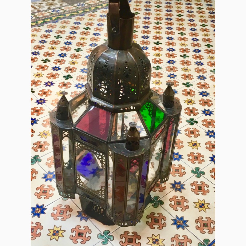 Фото 5. Зеркала и светильники в Марокканском стиле