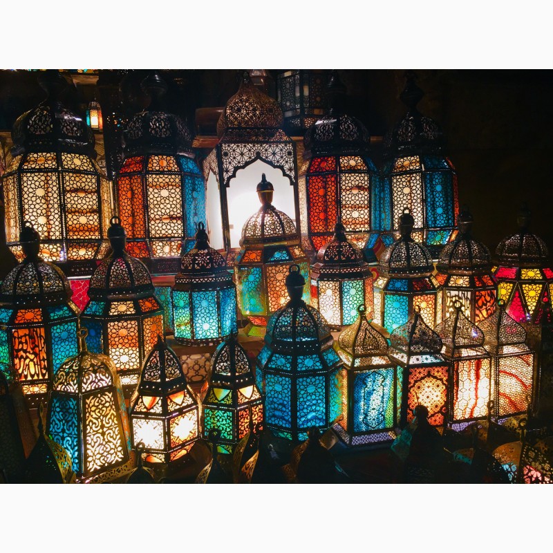 Фото 7. Зеркала и светильники в Марокканском стиле