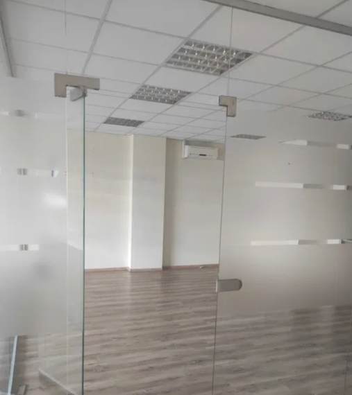 Ул Бунина, Одесса офис 3 кабинета + зал свободная планировка, 2 этаж, лифт, новый дом