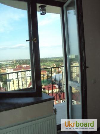 Фото 3. Дерево-алюминиевые окна, алюминиевые окна, выход на балкон