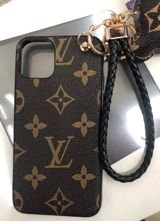 Louis Vuitton und Mickey Apple iPhone 11 Pro Silikon Hülle - HüllePlus