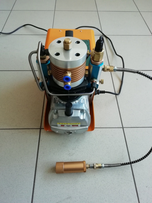 Фото 10. Электрический компрессор высокого давления