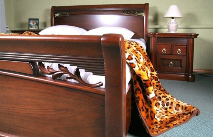 Фото 4. Ліжко Шопен з дерева класичний стиль
