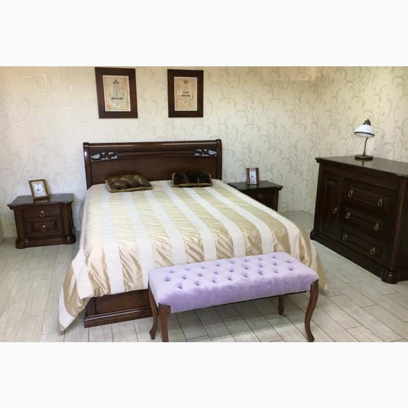 Фото 9. Ліжко Шопен з дерева класичний стиль