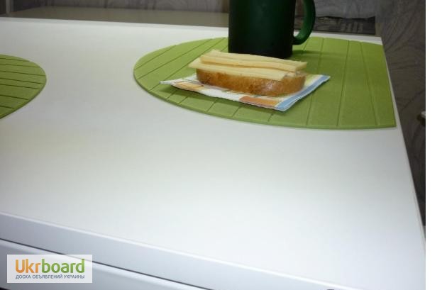 Фото 9. Замечательный белый кухонный стол от икеа