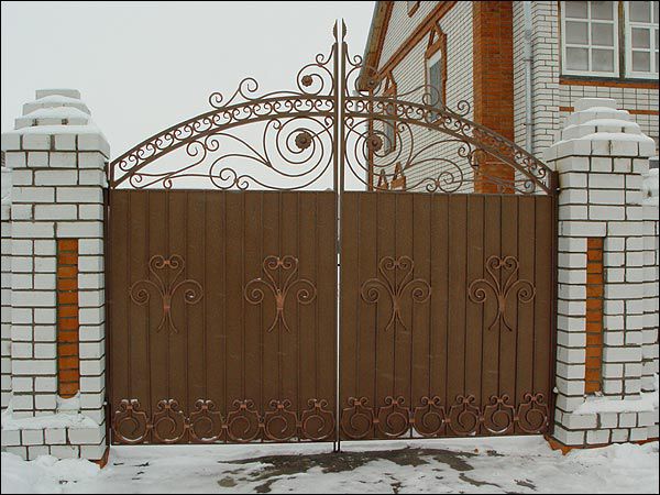 Фото 3. Ворота с калиткой, въездные, распашные