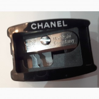 Точилка Chanel для косметических карандашей