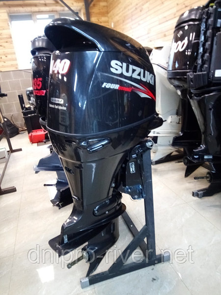 Продам лодочный мотор б/у. Suzuki - DF 140