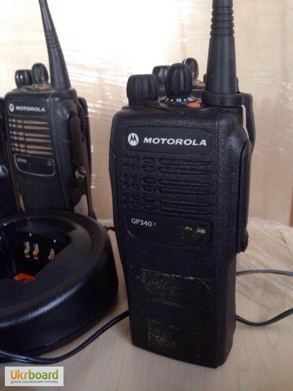Носимая радиостанция Motorola GP340