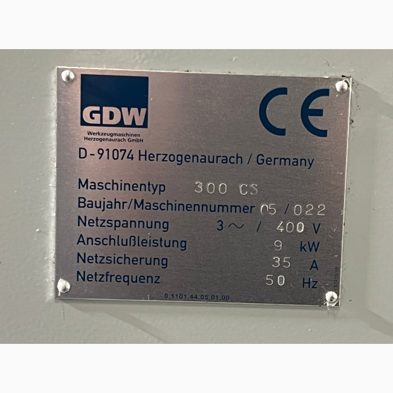 Фото 2. Прецизионный токарно-винторезный станок GDW 300 CS ЧПУ = Mach4metal 6954