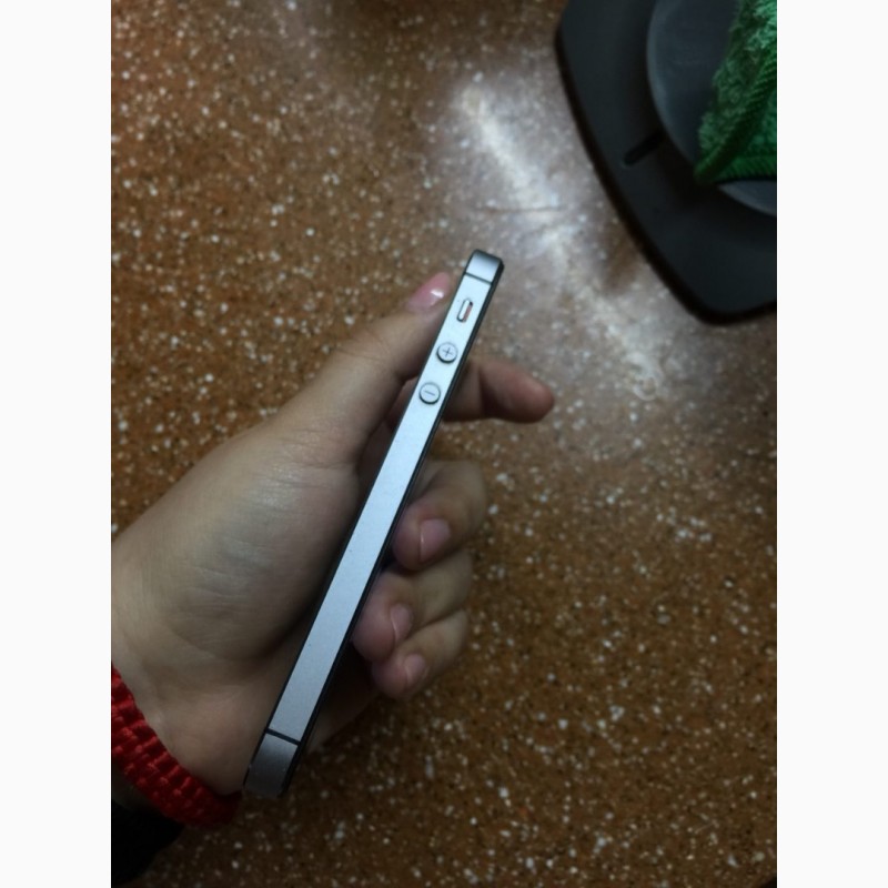Фото 2. Apple IPhone 5S Space Gray 16 GB Neverlock