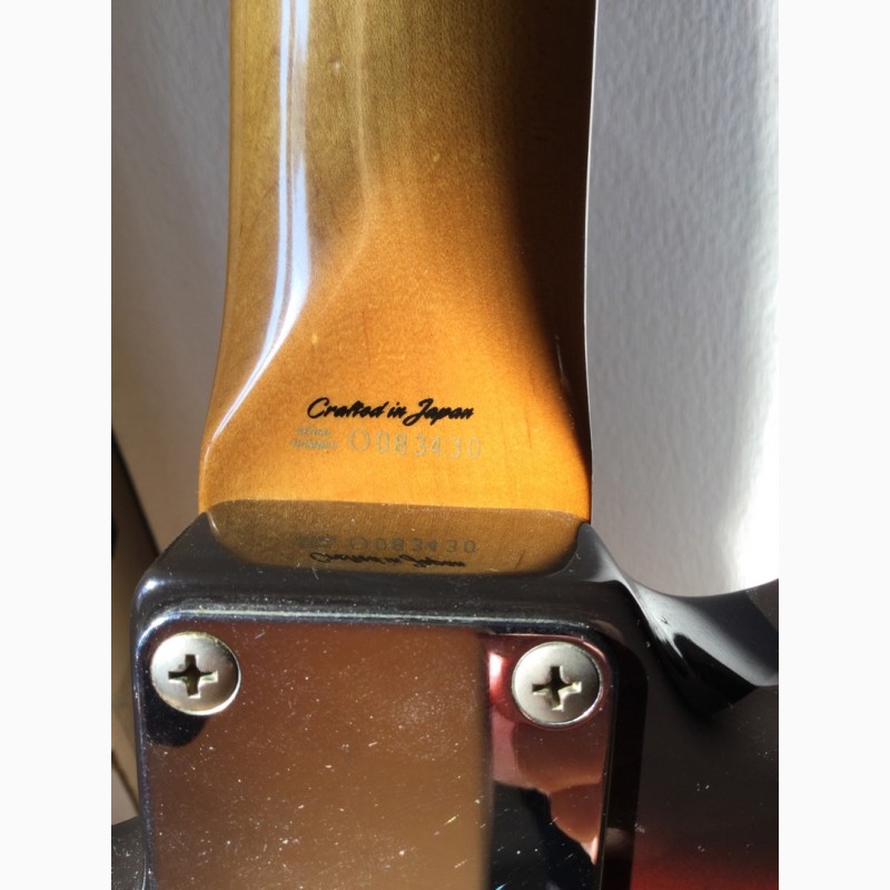Фото 5. Fender Jaguar Sunburst CIJ Custom