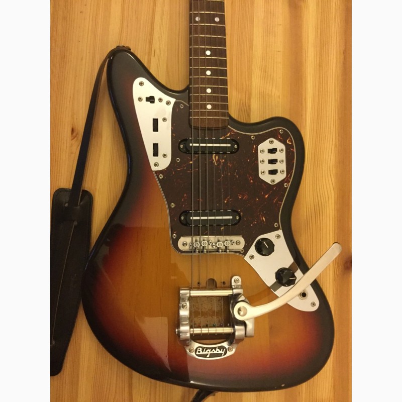 Фото 8. Fender Jaguar Sunburst CIJ Custom